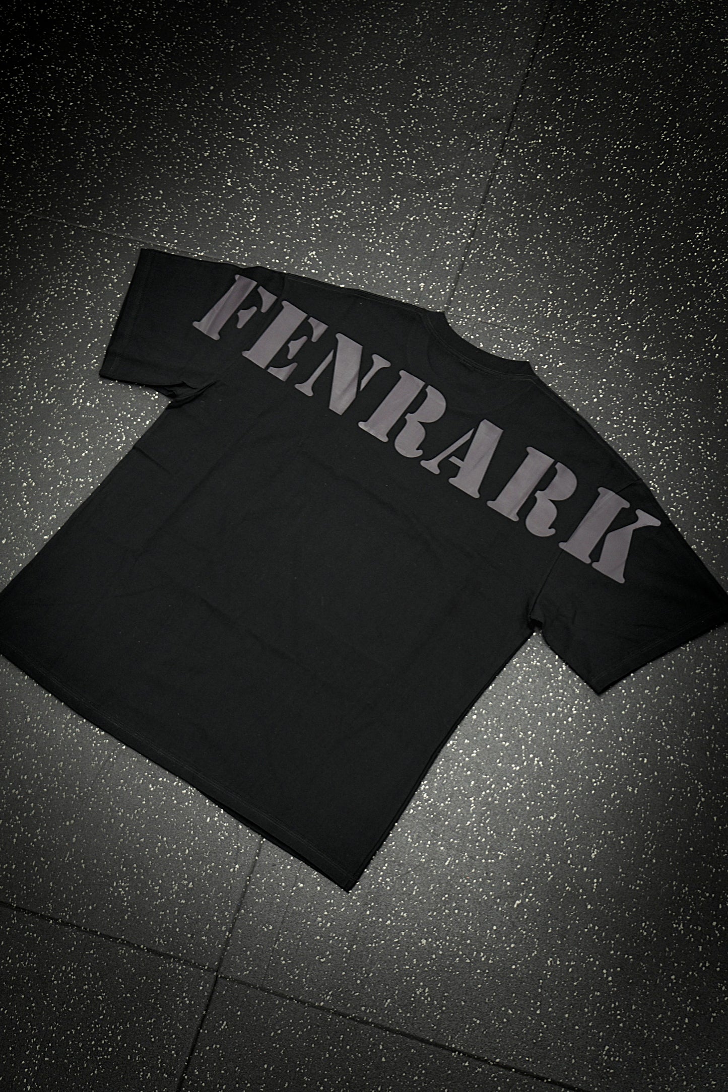 SMOKE PUMP COVER TEE